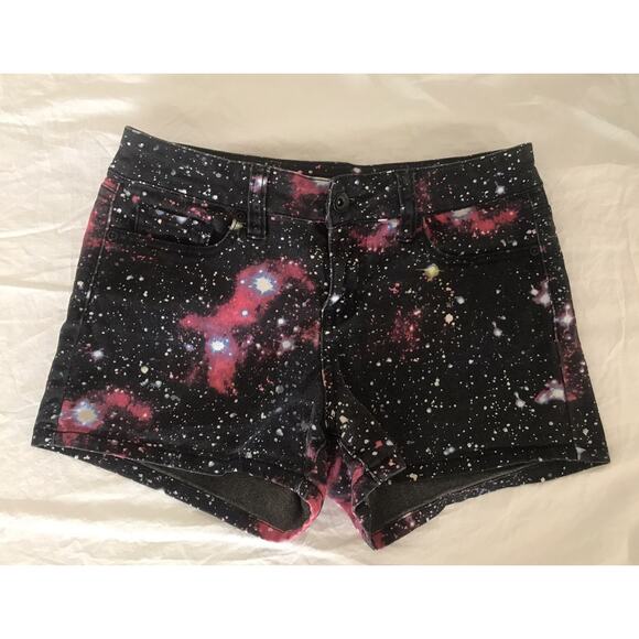 Love sick shorts size 9 - Picture 2 of 6